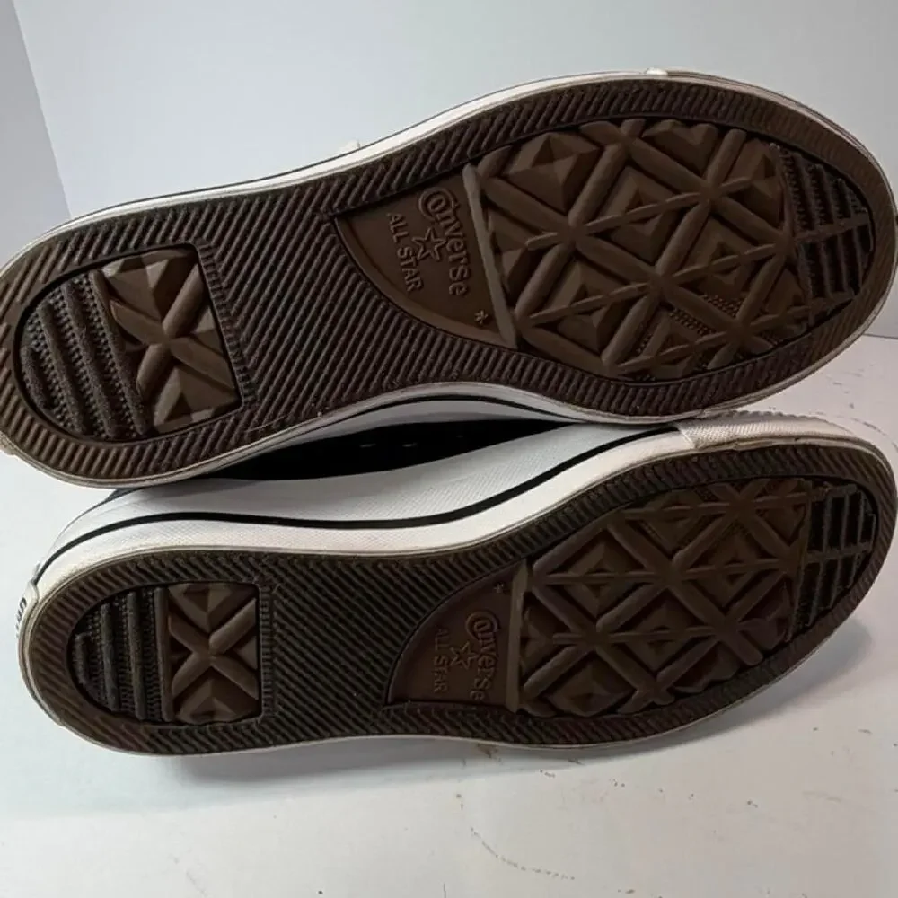 Converse step out